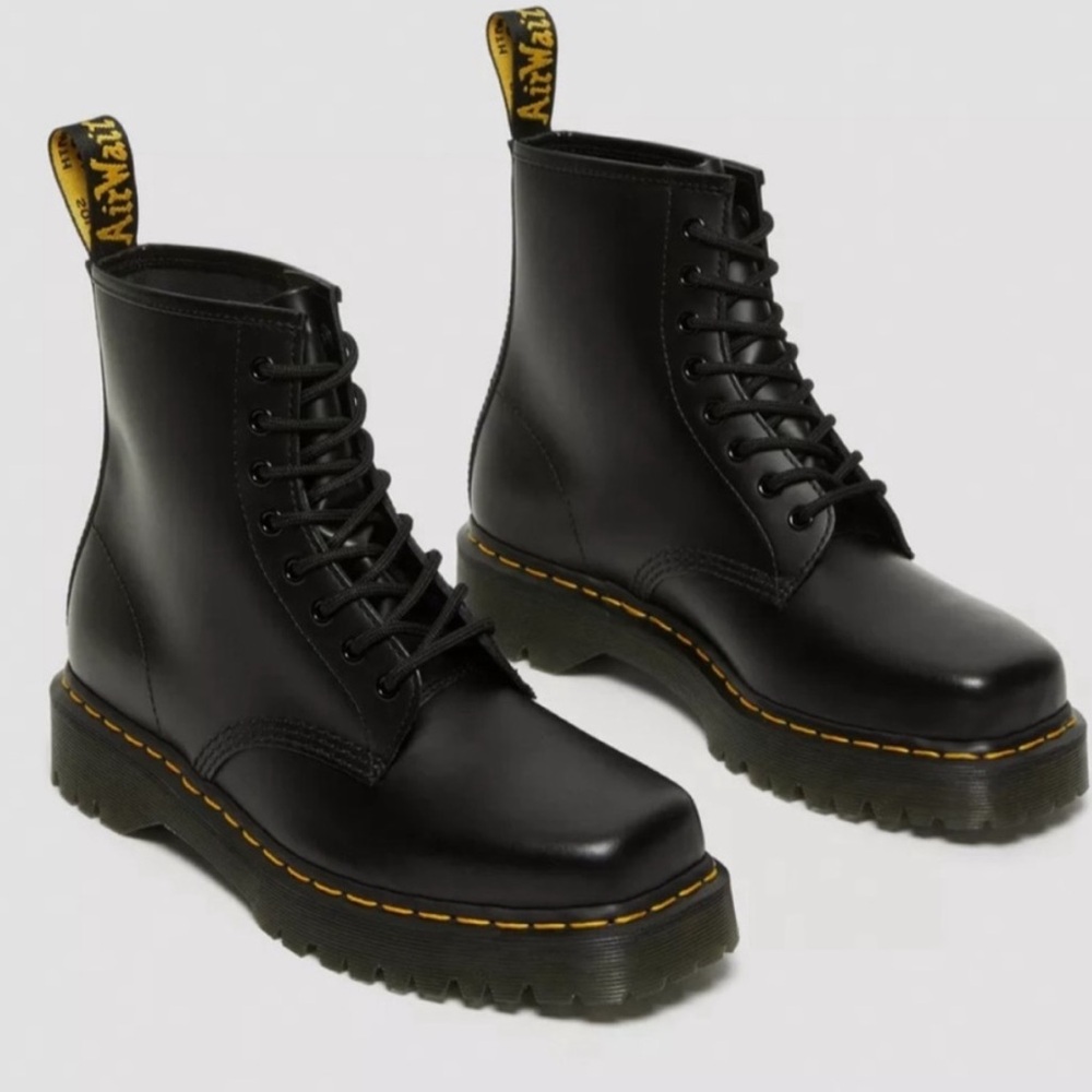 Dr. Martens Women’s 9/Men’s 8 1460 Bex Squared Toe Polished Smooth Boot in Black